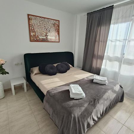 Apartamento Familiar Arcoiris Primera Linea De La Playa กาเยาซัลวาเค ภายนอก รูปภาพ