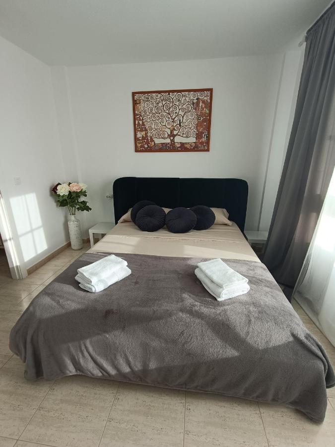 Apartamento Familiar Arcoiris Primera Linea De La Playa กาเยาซัลวาเค ภายนอก รูปภาพ